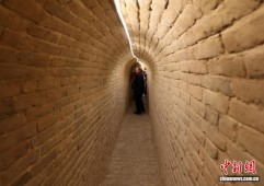 （走进中国乡村）山西百年古村“地下迷宫”引游客探奇