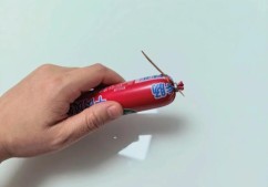 终于学会了火腿肠的正确打开方式！别再用牙咬了,终于学会了火腿肠的正确打开方式！别再用牙咬了